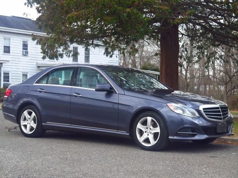 Used 2014 Mercedes-Benz E 350 4MATIC Sedan image 6