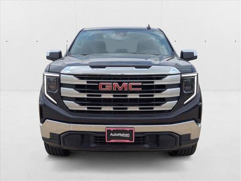 New 2025 GMC Sierra 1500 SLE image 6