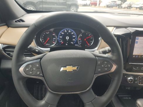 Used 2023 Chevrolet Traverse Premier FWD image 26