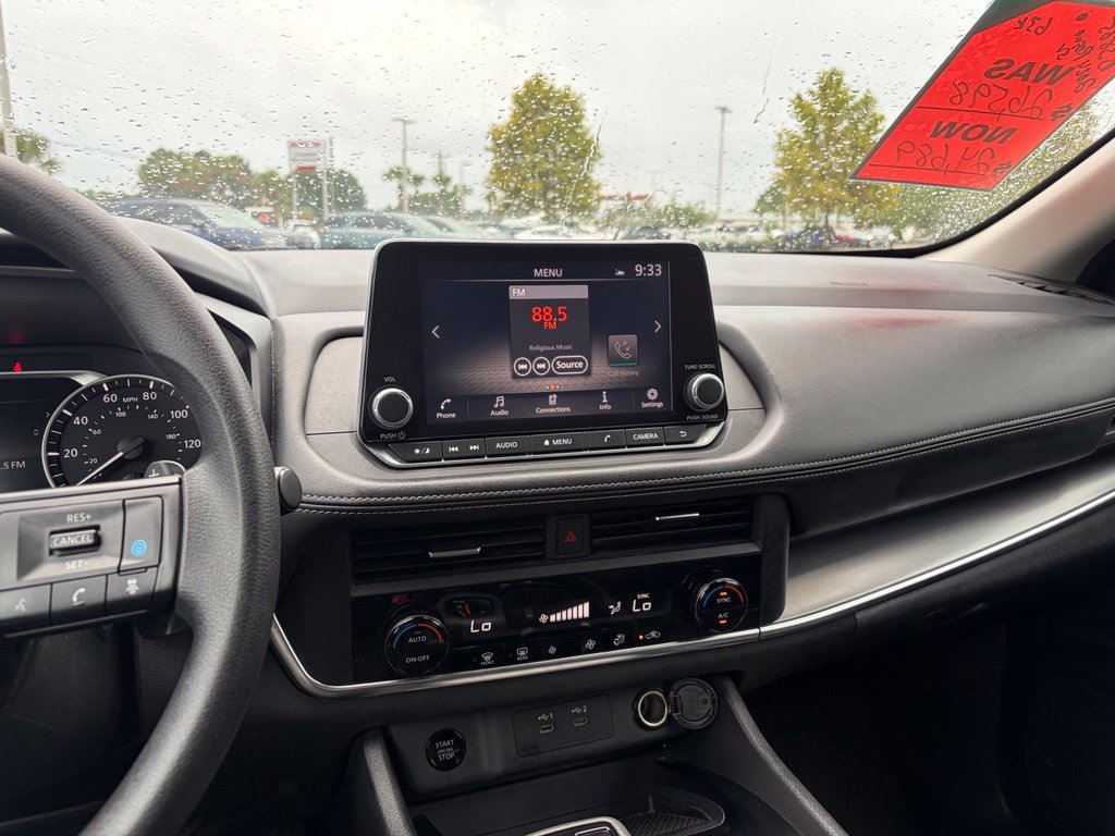 Certified 2024 Nissan Rogue SV FWD image 20