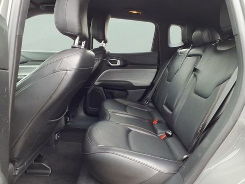 Used 2023 Jeep Compass Latitude image 8