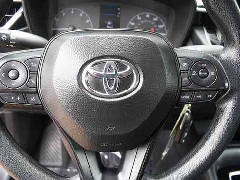 Used 2025 Toyota Corolla LE FWD image 30