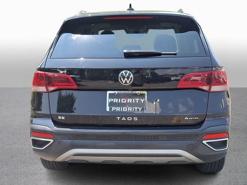 Used 2024 Volkswagen Taos SE AWD/4WD image 5