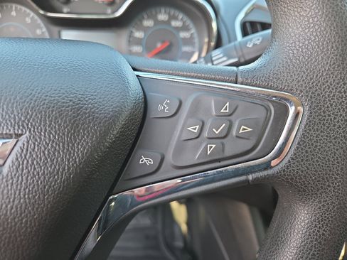 Used 2017 Chevrolet Cruze LT image 16