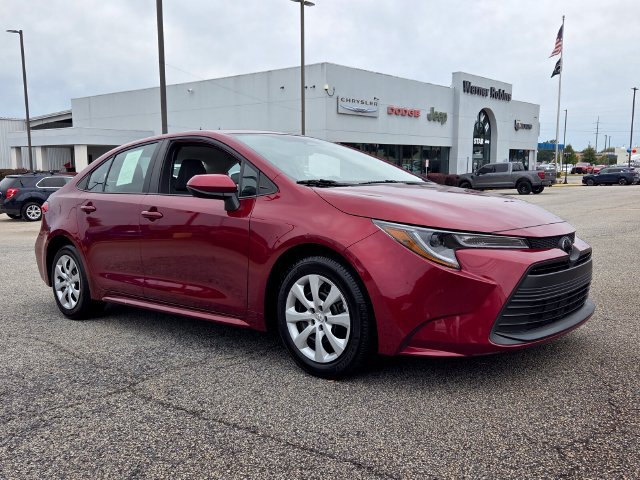 Used 2023 Toyota Corolla LE FWD image 1
