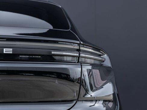 Certified 2025 Porsche Macan Electric RWD image 14