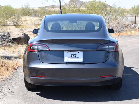 Used 2020 Tesla Model 3 Standard Range Plus RWD image 4