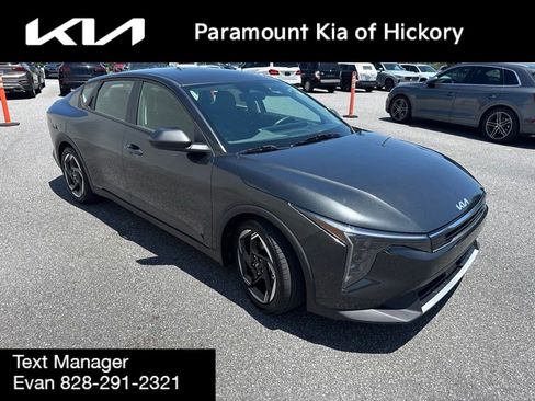 Used 2025 Kia K4 EX FWD image 3