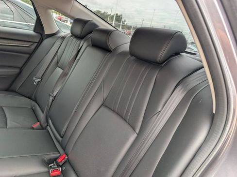 Used 2021 Honda Accord Touring image 27