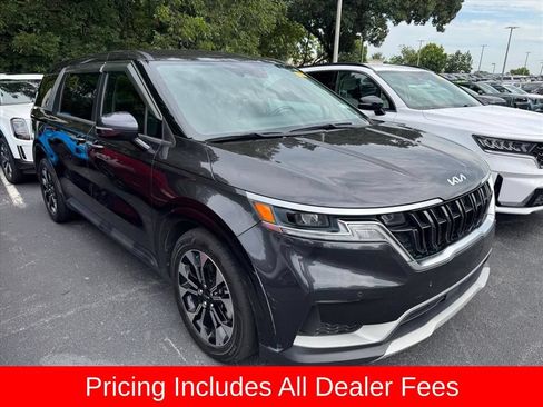 Used 2022 Kia Carnival EX FWD image 1