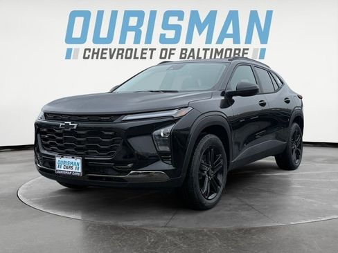 New 2026 Chevrolet Trax ACTIV w/ Sunroof Package FWD image 2