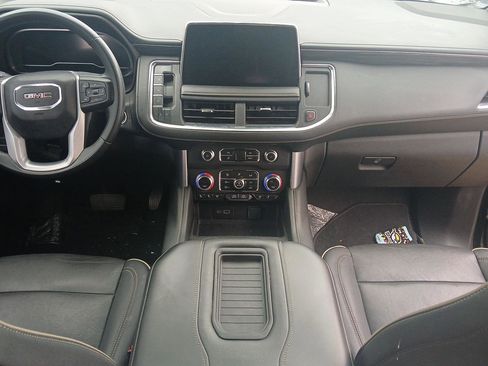 Used 2023 GMC Yukon SLT AWD/4WD image 11