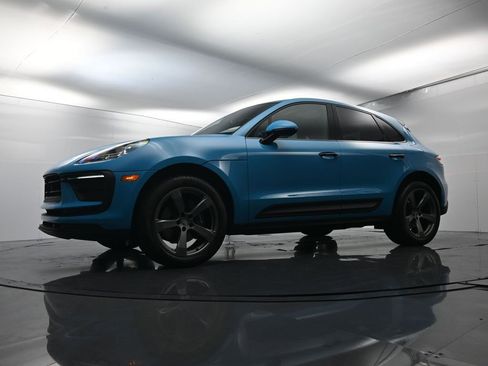 Used 2023 Porsche Macan image 46