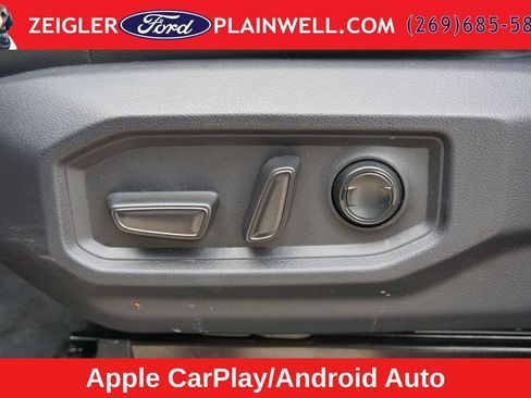 Used 2025 Toyota Tundra Limited AWD/4WD image 16
