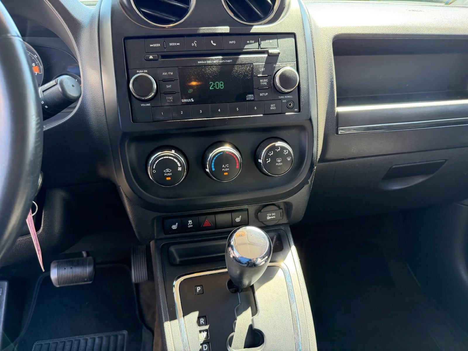 Used 2016 Jeep Patriot Latitude FWD image 29