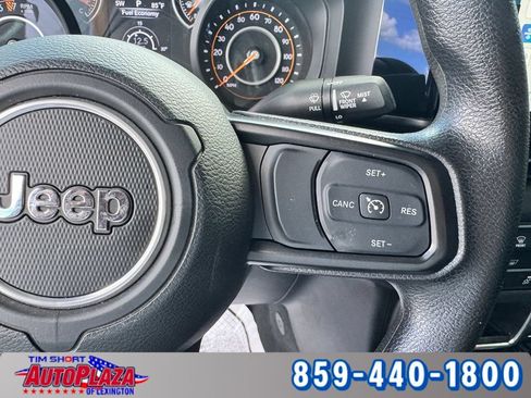 Used 2024 Jeep Gladiator Sport AWD/4WD image 20