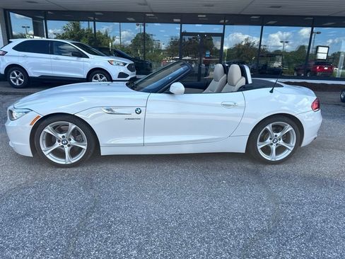 Used 2016 BMW Z4 sDrive28i RWD image 11