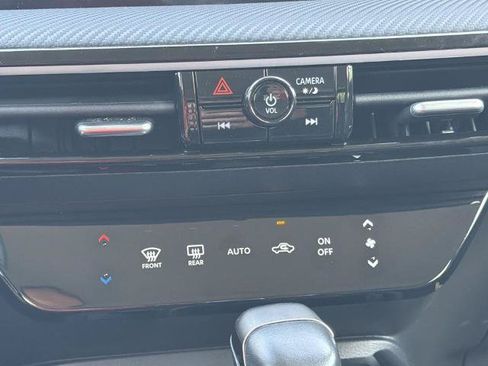 Certified 2025 Nissan Kicks SR FWD image 6