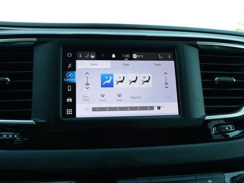 Used 2023 Chrysler Voyager LX FWD image 16