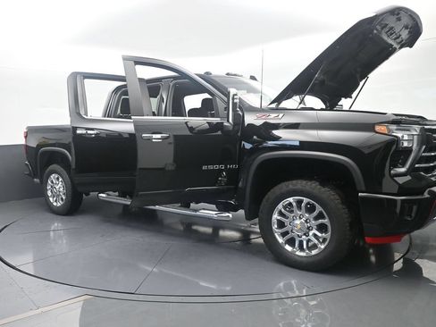 Used 2025 Chevrolet Silverado 2500 LT w/ Z71 Chrome Sport Edition AWD/4WD image 83