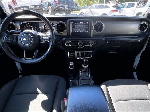 Used 2018 Jeep Wrangler Sport AWD/4WD image 15