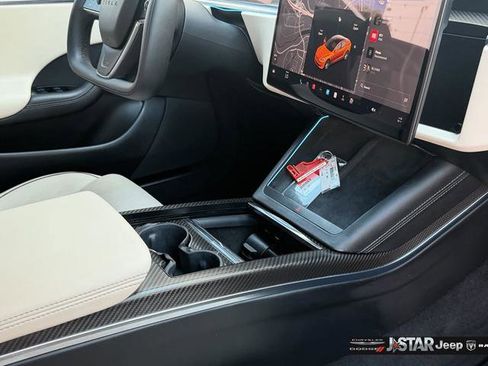 Used 2022 Tesla Model S Plaid image 25