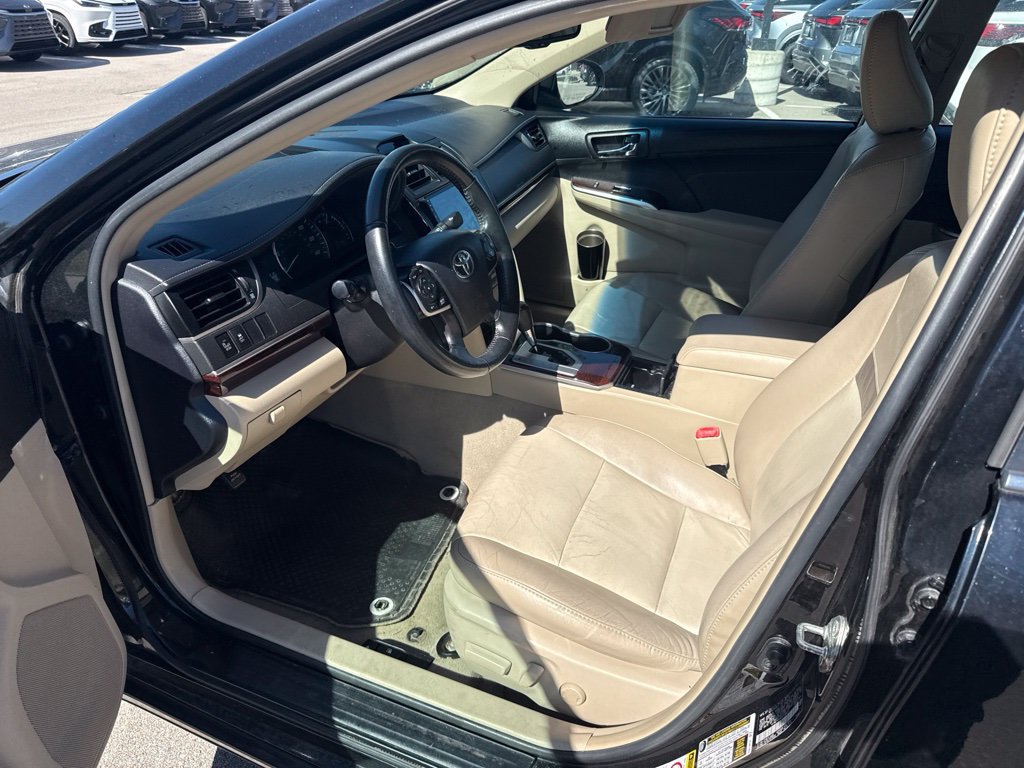 Used 2014 Toyota Camry XLE w/ Leather Package FWD image 11