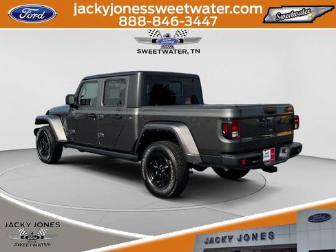 Used 2022 Jeep Gladiator Sport AWD/4WD image 3