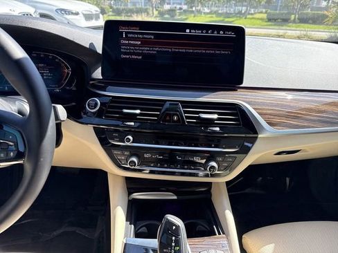 Certified 2022 BMW 540i w/ Premium Package image 15