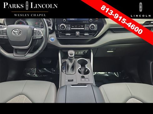 Used 2022 Toyota Highlander Bronze Edition image 13