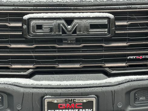 Used 2025 GMC Sierra 1500 AT4X image 48