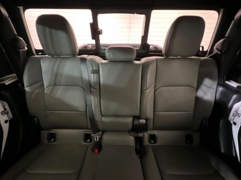 Used 2025 Jeep Gladiator Mojave image 25