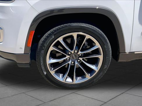Used 2022 Jeep Wagoneer Series III w/ Premium Group I AWD/4WD image 10