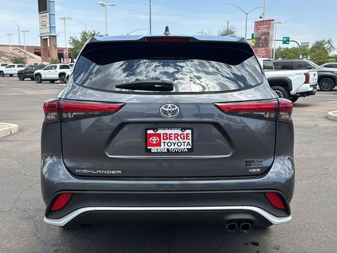 Used 2023 Toyota Highlander XSE FWD image 7