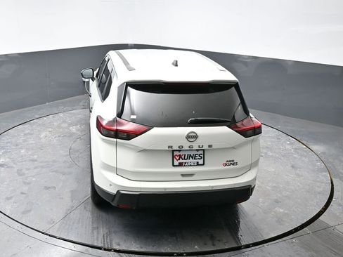 Used 2024 Nissan Rogue S image 46