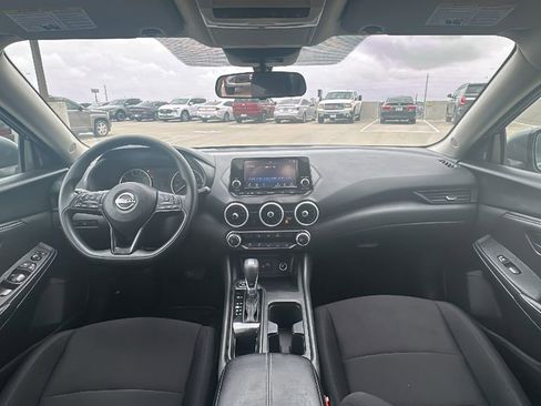 Used 2025 Nissan Sentra S image 21