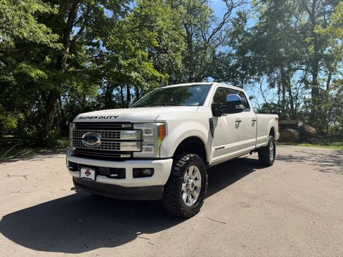 Used 2017 Ford F250 Platinum w/ Platinum Ultimate Package AWD/4WD image 94