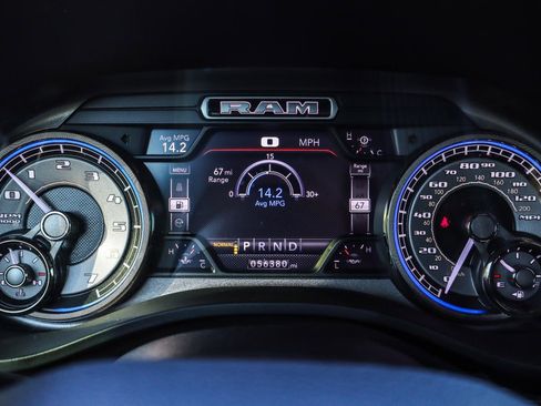 Used 2021 RAM 1500 Limited w/ Body Color Bumper Group image 7