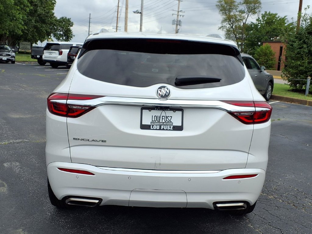 Used 2020 Buick Enclave Avenir w/ Avenir Technology Package FWD image 18
