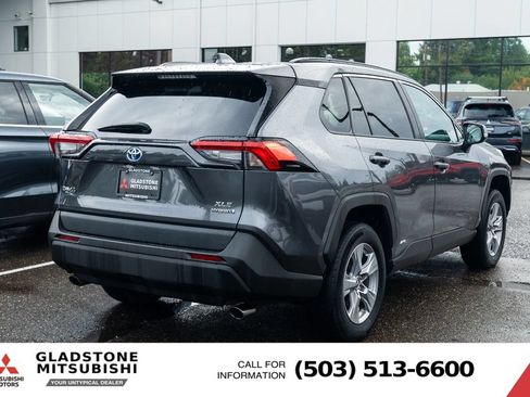 Used 2022 Toyota RAV4 XLE w/ Convenience Package AWD/4WD image 7