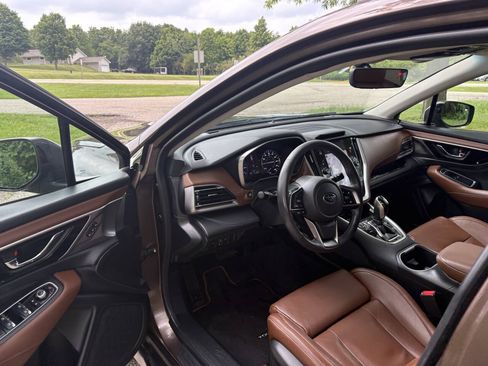 Used 2020 Subaru Outback Touring w/ Popular Package #2 AWD/4WD image 11