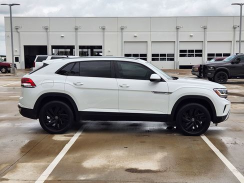 Used 2021 Volkswagen Atlas Cross Sport SE w/ Panoramic Sunroof Package FWD image 7