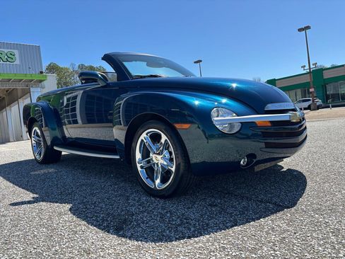 Used 2005 Chevrolet SSR LS w/ Preferred Equipment Group image 19