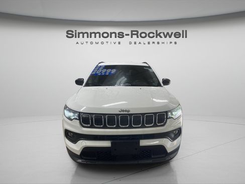 Used 2022 Jeep Compass Latitude w/ Convenience Group AWD/4WD image 8