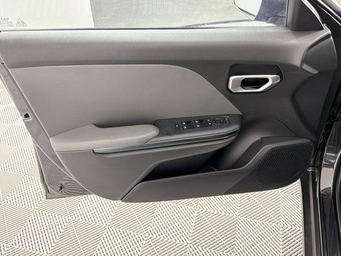 Used 2025 Kia K4 FWD image 21