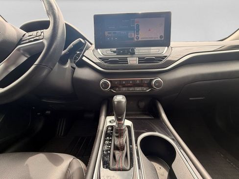 Used 2024 Nissan Altima 2.5 SR w/ SR Premium Package FWD image 11