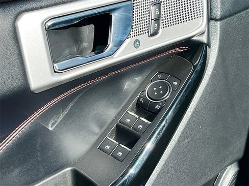 Used 2022 Ford Explorer ST-Line image 18