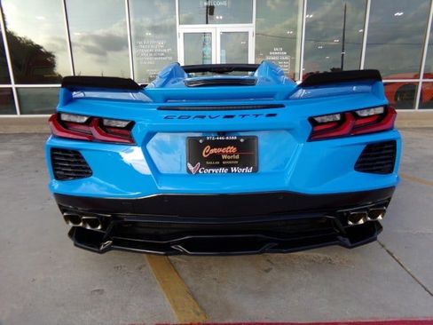 Used 2023 Chevrolet Corvette Stingray Premium Conv w/ Z51 Performance Package RWD image 6