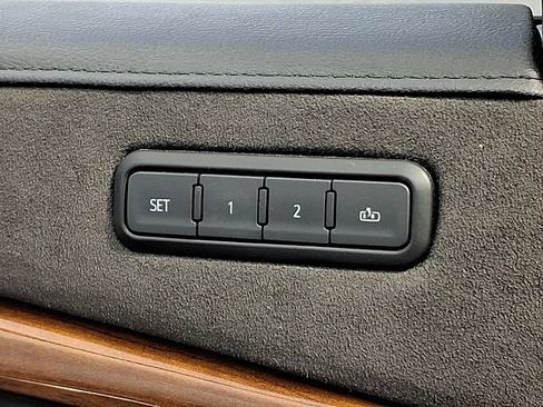 Used 2020 Cadillac Escalade Luxury AWD/4WD image 13