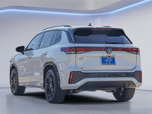 New 2026 Volkswagen Tiguan SE R-Line image 6